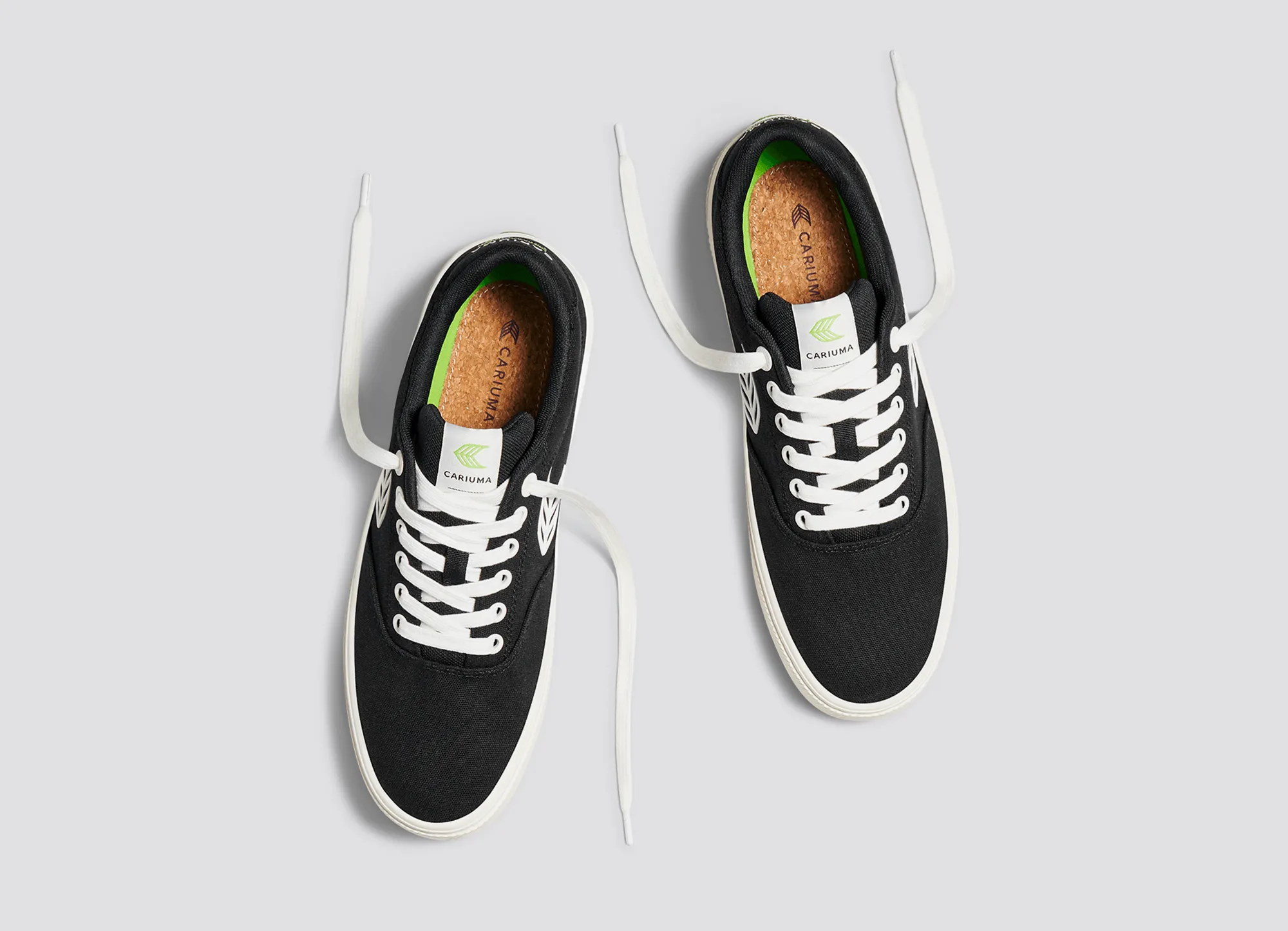 Cariuma Womens Naioca Shoes
