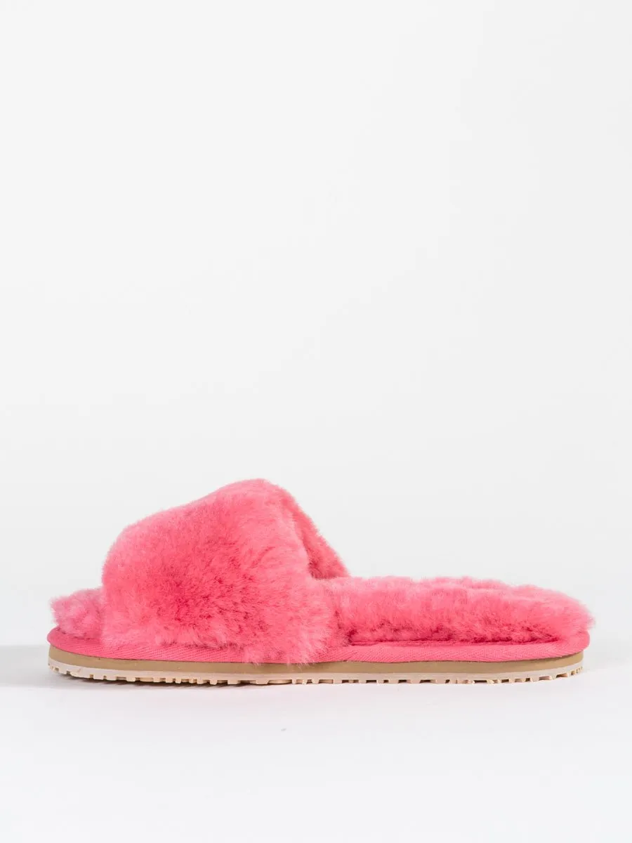 fur slide - pink