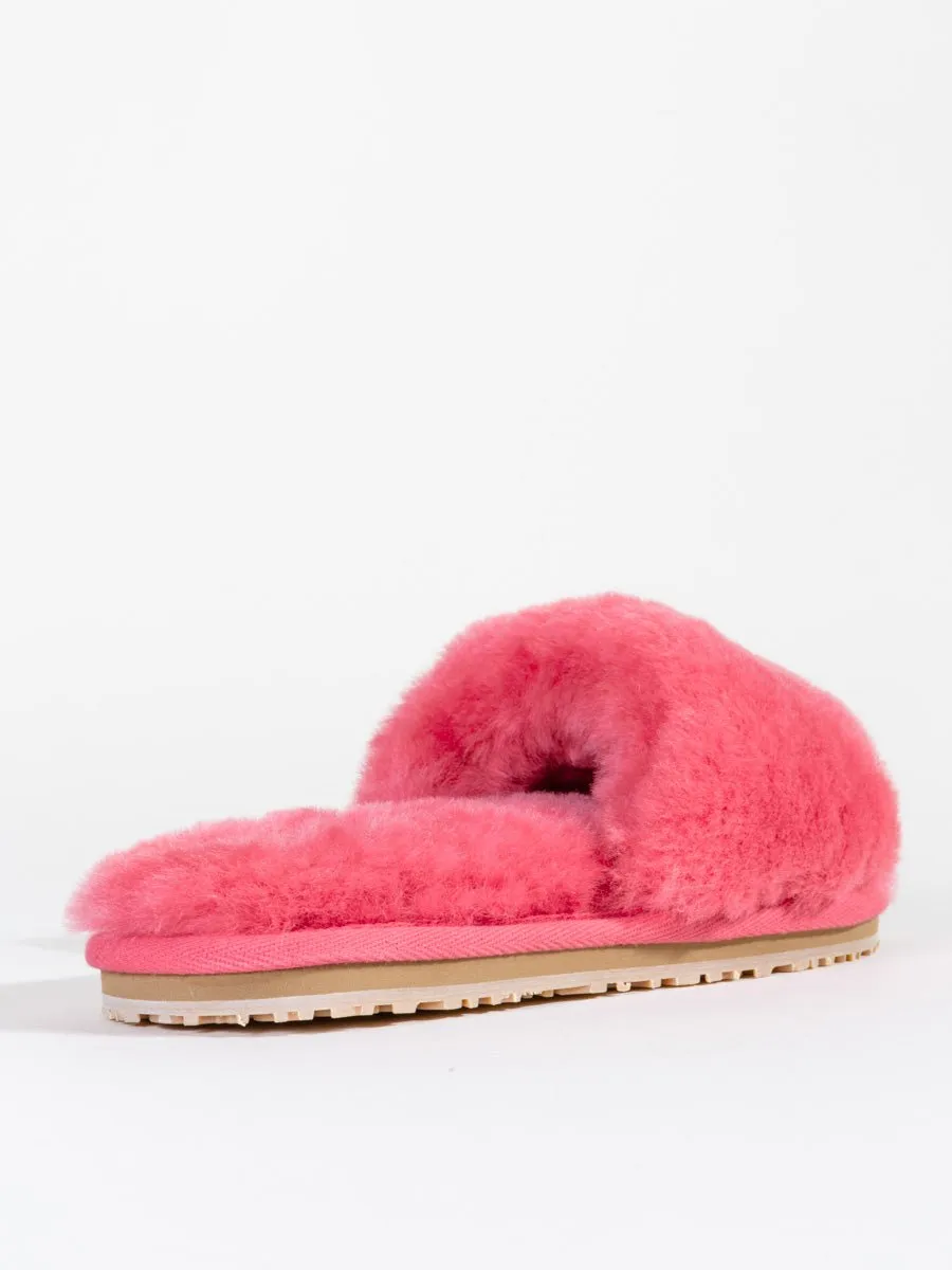 fur slide - pink