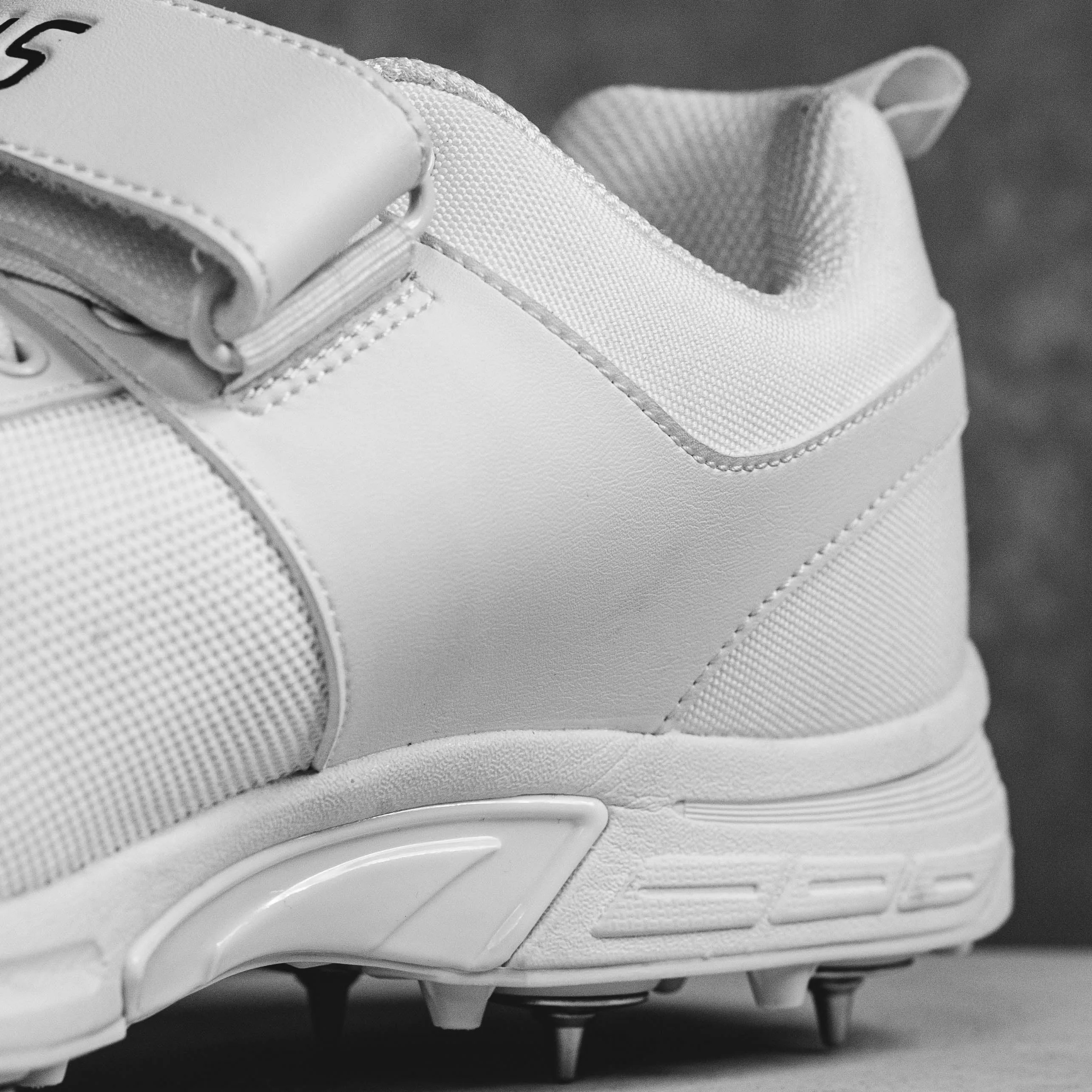 IDONEUS ID1 CRICKET SHOES