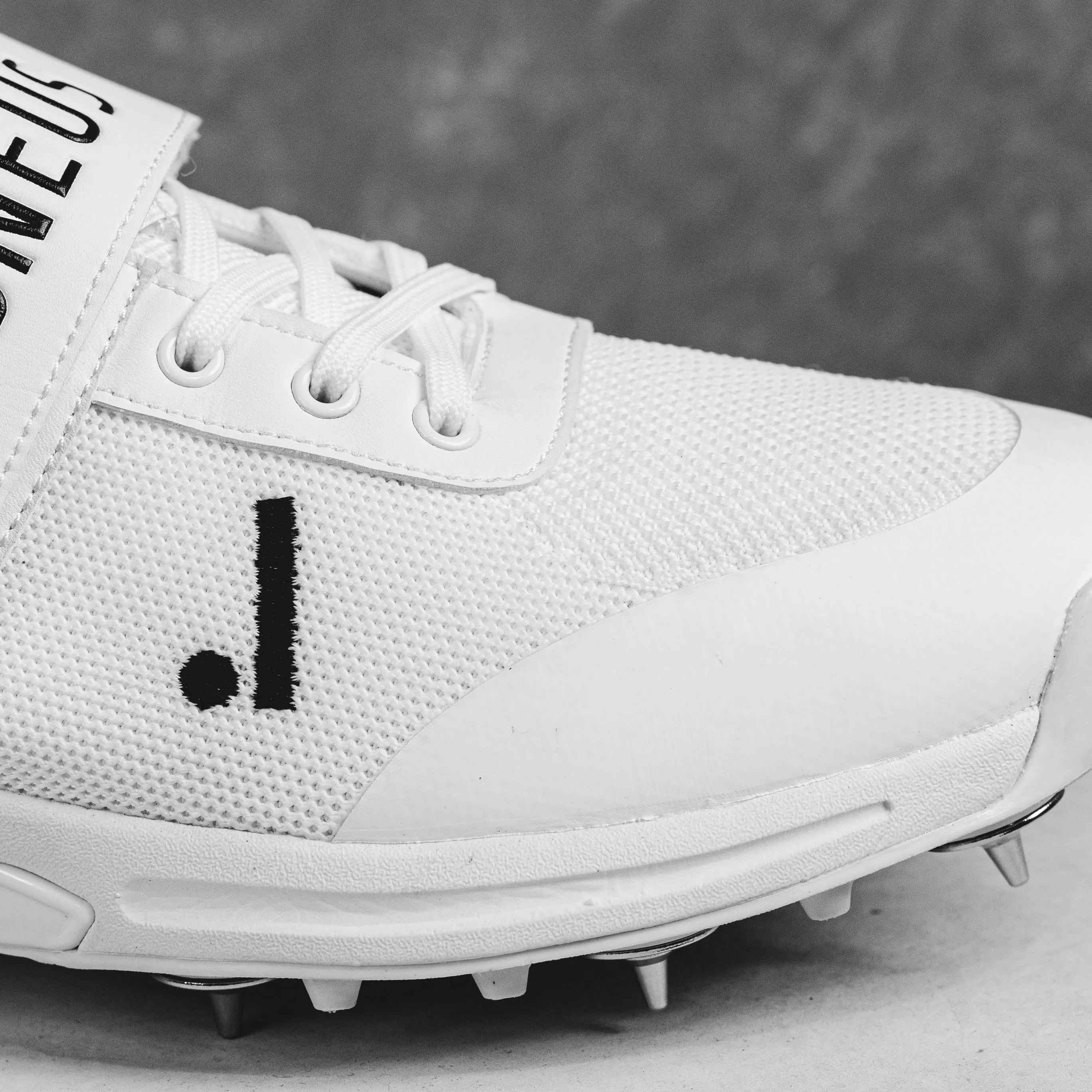 IDONEUS ID1 CRICKET SHOES