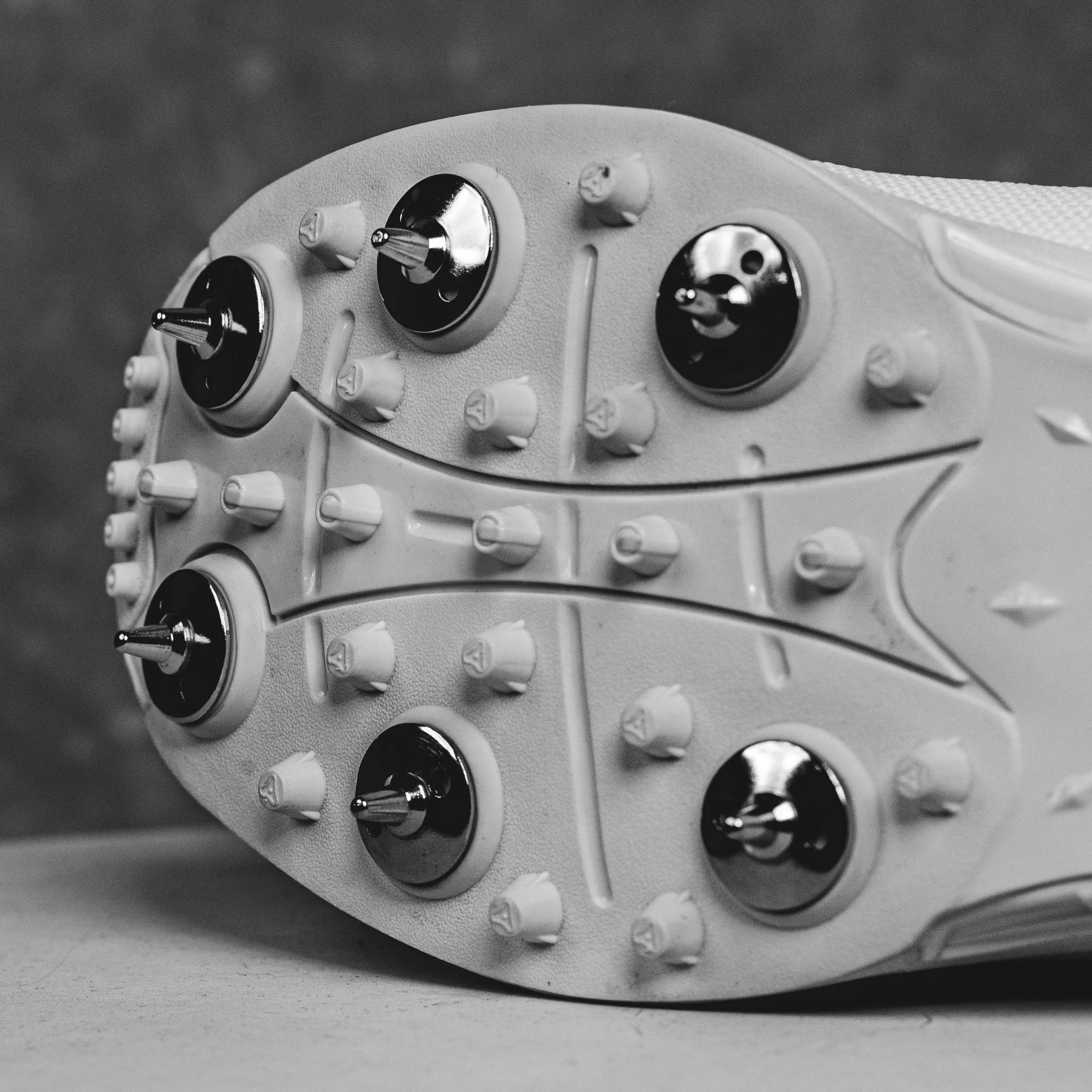 IDONEUS ID1 CRICKET SHOES
