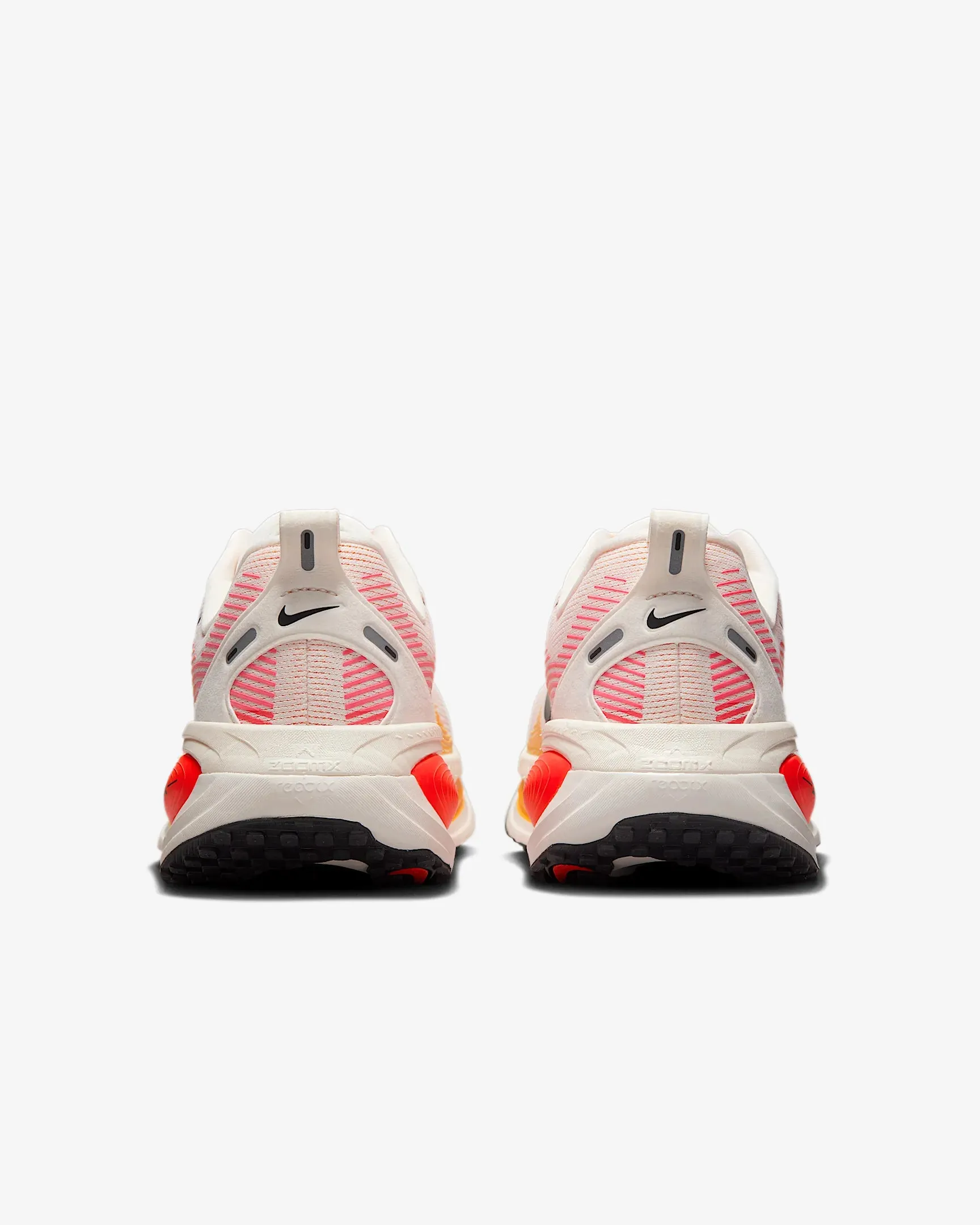 Nike Vomero 18 Shoes (Women's)