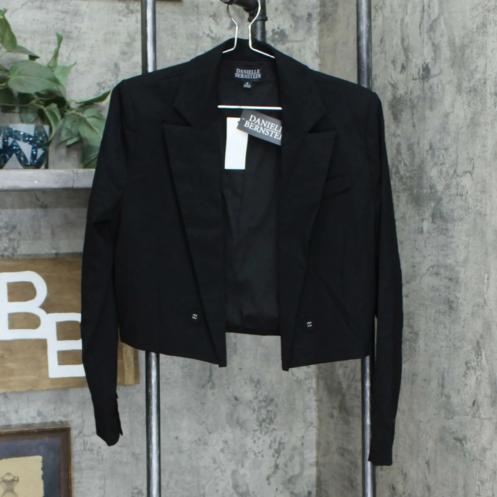 NWT Danielle Bernstein Women's Cropped Blazer Jacket. 719J103 Small