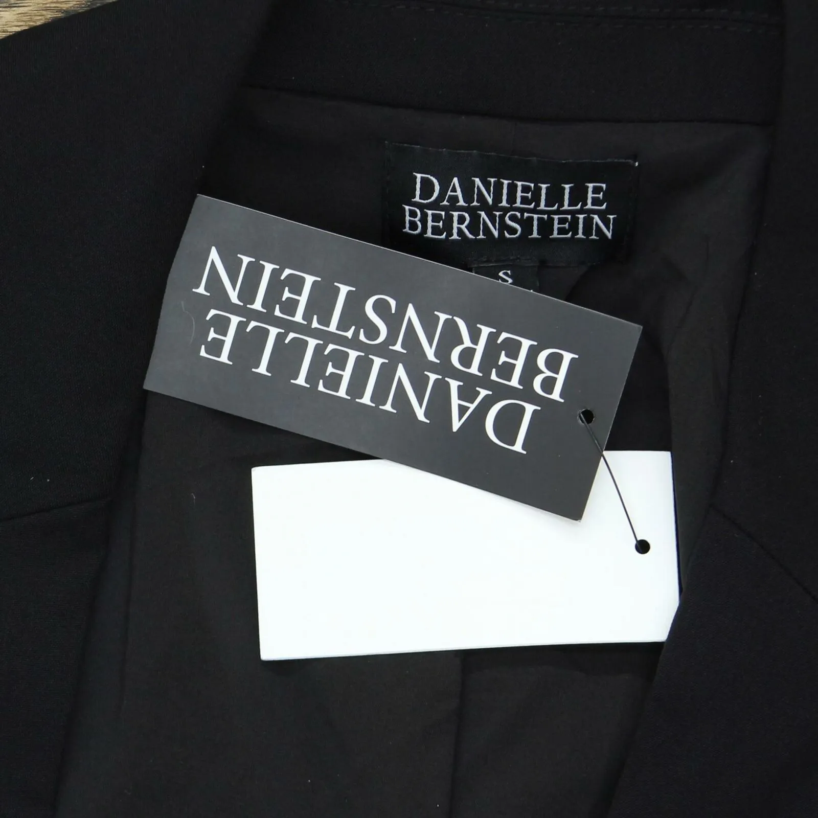 NWT Danielle Bernstein Women's Cropped Blazer Jacket. 719J103 Small