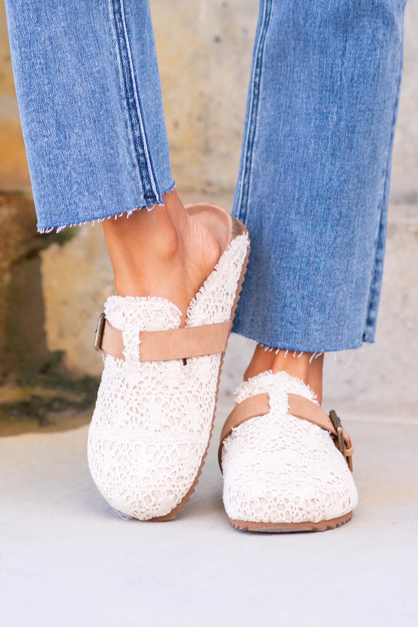 Shilo Lace Slides - Cream