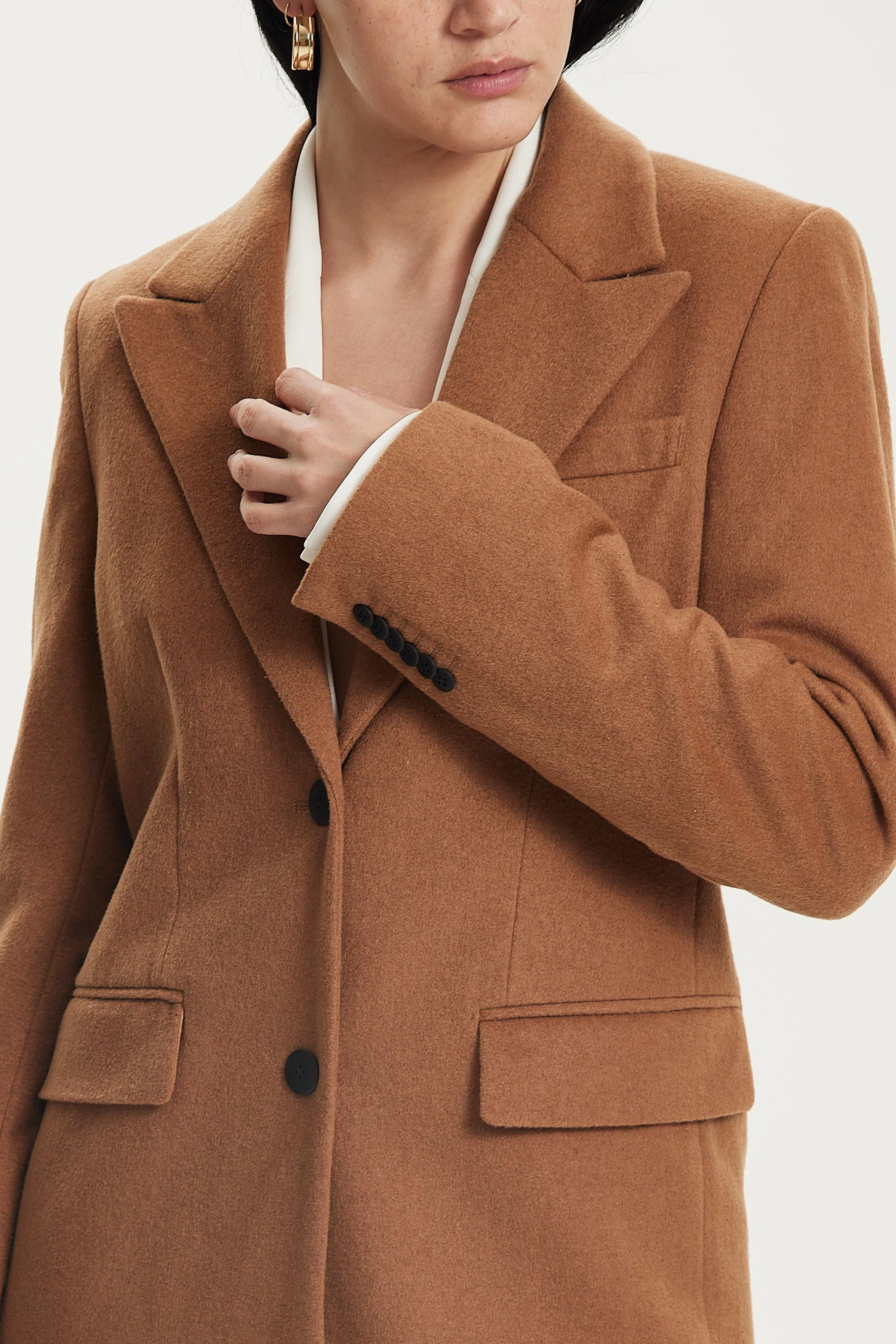 STRAIGHT FORWARD WOOLEN BLAZER | CARAMEL