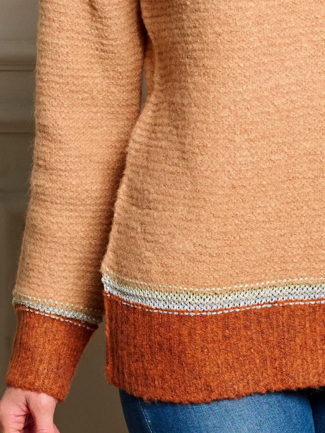 WOMEN'S LONG SLEEVE COLORBLOCK PULLOVER SWEATER